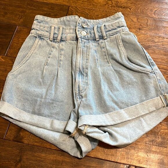 Zara Pleated Paper Bag Cuffed Jean Shorts, 2! - Picture 1 of 6